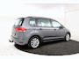 Volkswagen Touran 1.6 TDI SCR Connected Series 7p 7 persoons, Stoelverwarming Trekhaak, Automaat, Navigatie