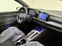 Volkswagen Golf 1.5 eTSI R-Line, Apple carplay, Camera, 18 inch, Xenon, Cruise, Navi, Voledig onderhouden, Prijs incl. Apk, beurt en 3 mnd garantie