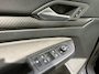 Volkswagen Golf 1.5 eTSI R-Line, Apple carplay, Camera, 18 inch, Xenon, Cruise, Navi, Voledig onderhouden, Prijs incl. Apk, beurt en 3 mnd garantie