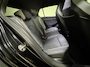 Volkswagen Golf 1.5 eTSI R-Line, Apple carplay, Camera, 18 inch, Xenon, Cruise, Navi, Voledig onderhouden, Prijs incl. Apk, beurt en 3 mnd garantie