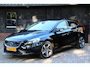 Volvo V40 1.6 T2 Kinetic Navigatie/Parkeersensor/R Design velgen/Apk 10-2027