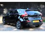 Volvo V40 1.6 T2 Kinetic Navigatie/Parkeersensor/R Design velgen/Apk 10-2027