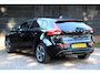 Volvo V40 1.6 T2 Kinetic Navigatie/Parkeersensor/R Design velgen/Apk 10-2027