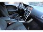 Volvo V40 1.6 T2 Kinetic Navigatie/Parkeersensor/R Design velgen/Apk 10-2027