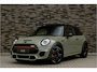 MINI John Cooper Works 3-Deurs 2.0 F1 Aut. | Navi | Carplay | Panorama | H&K | Camera | 17"LM | Emerald Grey