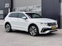 Volkswagen Tiguan 1.5 TSI R-LINE DSG Leder Panodak H&amp;K Trekhaak NL-auto 1e Eig.