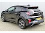 Ford Puma 1.0-125pk EcoBoost Hybrid ST-Line X. Alweer zo'n mooie uiterst complete Ford Puma met slechts 7.400km èn fabr. garantie t/m 10-12-2029 ! Autm. airco, LED verlichting, navigatie, telefoonvoorb., bestuurders assistent pakket, winterpakket etc., etc