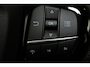 Ford Puma 1.0-125pk EcoBoost Hybrid ST-Line X. Alweer zo'n mooie uiterst complete Ford Puma met slechts 7.400km èn fabr. garantie t/m 10-12-2029 ! Autm. airco, LED verlichting, navigatie, telefoonvoorb., bestuurders assistent pakket, winterpakket etc., etc