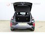 Ford Puma 1.0-125pk EcoBoost Hybrid ST-Line X. Alweer zo'n mooie uiterst complete Ford Puma met slechts 7.400km èn fabr. garantie t/m 10-12-2029 ! Autm. airco, LED verlichting, navigatie, telefoonvoorb., bestuurders assistent pakket, winterpakket etc., etc