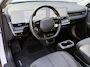 Hyundai Ioniq 5 Style 77.4 kWh / Dealer onderhouden / 1.600 kg Afneembare trekhaak / Fabrieksgarantie tot 09-2028 / Dakdragers / Camera / SOH 92% / Navigatie / Stoel en Stuurverwarming / Apple Carplay Android Auto /