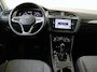 Volkswagen Tiguan 1.4 TSI eHybrid Life | SoH 100% | Achteruitrijcamera | Keyless | Adaptieve cruise control | Dodehoekdetectie | Navigatie | 3-zone airco | Parkeerassistent | Elektrische kofferklep |