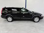 Volvo XC70 2.5 T Momentum AUTOMAAT / LEER