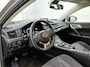 Lexus CT 200h Business Line | BTW voertuig | Dealer onderhouden | Parkeersensoren voor+achter | Cruise Control | Climate Control | Navigatie | Achteruitrijcamera | Elektrisch Verstel/Inklapbare buitenspiegels |
