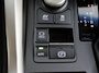 Lexus NX 300h AWD Business Line | Dealer Onderhouden | Beige lederen bekleding | Stoelverwarming | Climate Control | Cruise Control | Navigatie | Achteruitrijcamera | Parkeersensoren voor+achter |