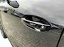 Ford Explorer Premium Extended Range RWD 77 kWh | Full Option | Black uitvoering | Trekhaak | Dealer onderhouden | AGR stoelen 12-wegs verstelbaar | 21 inch wielen | Panorama dak | 1e eigenaar |
