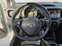Toyota Aygo 1.0 VVT-i x-play | Airco | Bluetooth | Camera | 5 deurs | Zwart dak |