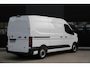 Renault Master E-Tech T35 L2H2 Advance Long Range 87 kWh 143pk - Navi - Camera - Betimmering - Trekhaak - Blind Spot - Stoelverwarming - Rijklaar