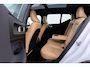 Volvo XC40 2.0 T4 Momentum | Harman/Kardon | Panoramadak | 360° Camera | Trekhaak | BLIS | Camera