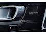 Volvo XC40 2.0 T4 Momentum | Harman/Kardon | Panoramadak | 360° Camera | Trekhaak | BLIS | Camera