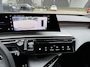 Peugeot E-3008 GT 73 kWh SOH 97%| WARMTEPOMP | 360° CAMERA| | KEYLESS ENTRY | 14.432KM! | DIGI. DASH| DEALER ONDERHOUDEN | CARPLAY/ ANDROID AUTO| EL.KLEP | STOEL + STUUR VERW. | 12 MND BOVAG GARANTIE