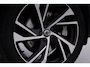 Volvo XC40 T5 Twin Engine R-Design | ACC | Trekhaak | BLIS | Stoelverwarming | Camera | Getint glas | 20 Inch