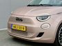 Fiat 500e La Prima by Bocelli 42 kWh / SOH 96% / Panoramadak / Adaptief Cruise Control / Lederen Bekleding / CCS Snel Laden / Achteruitrijcamera / JBL Audio  / Stoelverwarming / Keyless Entry & Start / PDC Voor & Achter /