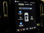Volvo EX40 Single Motor Extended Range Plus Europa 82 kWh / Stoelverwarming, Stuurverwarming / Cruise Control / Trekhaak / Spatlappen / Achter camera / Elektrische stoelen met geheugen / 19 Inch velgen / Digital Dashboard / Google Maps / Android Auto / Apple Carplay