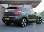 Volvo EX40 Single Motor Extended Range Plus Europa 82 kWh / Stoelverwarming, Stuurverwarming / Cruise Control / Trekhaak / Spatlappen / Achter camera / Elektrische stoelen met geheugen / 19 Inch velgen / Digital Dashboard / Google Maps / Android Auto / Apple Carplay