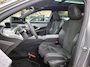 Peugeot e-5008 GT Long Range 97 kWh 7p | SOH 97% | Panorama/schuifdak | Luxe stoelen | Warmtepomp | All season | Massage |