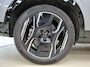 Peugeot e-5008 GT Long Range 97 kWh 7p | SOH 97% | Panorama/schuifdak | Luxe stoelen | Warmtepomp | All season | Massage |