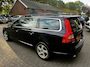 Volvo V70 2.0T 200PK! MOMENTUM. TREKHAAK/LEER/ZEER NETJES