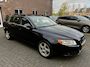 Volvo V70 2.0T 200PK! MOMENTUM. TREKHAAK/LEER/ZEER NETJES