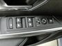 Peugeot E-3008 Allure Avantage 210pk 73 kWh Automaat | Navigatie | Accu 99% | Adaptieve Cruise Control | Stoelverwarming | Dodehoek Bewaking | Apple Carplay/Android Auto |