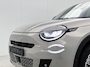 Fiat 600 600e 156pk La Prima 54 kWh Automaat | Tot 8 Jaar Garantie | 3 Fase | Elektrische Achterklep | Elektrische Bestuurdersstoel met Massage | Navigatie | Climate Control | Adaptieve Cruise Control | 18" LMV | Achteruitrijcamera | LED | Stoelverwarming | Keyless Entry/Start | Dodehoekdetectie | Apple Carplay/Android Auto |