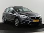 BMW 2-Serie Active Tourer 220i High Executive | Panoramdak | Leder | Trekhaak | Cruise control | Head-up | Stoelverwarming | Camera | Park assist | Navigatie | Bluetooth