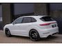 Porsche Cayenne 3.0 E-Hybrid | SoH 91% | SportDesign | Sport Chrono | Pano | Bose | HD Matrix LED PDLS+ | Sportuitlaat | 18 Weg Stoelen | Verwarmd Alcantara Stuurwiel | 22 Inch Turbo GT | PASM Luchtvering | Carplay | Stoelventilatie | Uitgebreid Leder | Dealer Onderhoude
