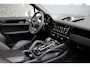 Porsche Cayenne 3.0 E-Hybrid | SoH 91% | SportDesign | Sport Chrono | Pano | Bose | HD Matrix LED PDLS+ | Sportuitlaat | 18 Weg Stoelen | Verwarmd Alcantara Stuurwiel | 22 Inch Turbo GT | PASM Luchtvering | Carplay | Stoelventilatie | Uitgebreid Leder | Dealer Onderhoude
