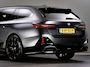 BMW 5-Serie Touring 550e xDrive M-Sport (MAXTON, 4-WIELBESTURING, PANO, HARMAN/KARDON, STOELVENTILATIE, HEAD-UP, SFEERVERLICHTING)