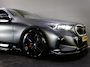 BMW 5-Serie Touring 550e xDrive M-Sport (MAXTON, 4-WIELBESTURING, PANO, HARMAN/KARDON, STOELVENTILATIE, HEAD-UP, SFEERVERLICHTING)