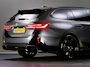 BMW 5-Serie Touring 550e xDrive M-Sport (MAXTON, 4-WIELBESTURING, PANO, HARMAN/KARDON, STOELVENTILATIE, HEAD-UP, SFEERVERLICHTING)