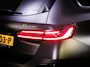 BMW 5-Serie Touring 550e xDrive M-Sport (MAXTON, 4-WIELBESTURING, PANO, HARMAN/KARDON, STOELVENTILATIE, HEAD-UP, SFEERVERLICHTING)
