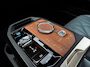 BMW iX M60 112 kWh | Pano/Sky Lounge | Kristal | Expressive Sound | 22" | Trekhaak | Soft-close | Privacyglas