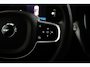 Volvo XC60 2.0 T6 Plug-in hybrid AWD Plus Black Edition | Luchtvering | Head-Up | Panoramadak | Sportstoelen | Snel beschikbaar |