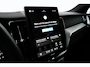 Volvo XC60 2.0 T6 Plug-in hybrid AWD Plus Black Edition | Luchtvering | Head-Up | Panoramadak | Sportstoelen | Snel beschikbaar |
