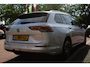 Volkswagen Golf Variant 1.0 eTSI Aut. *Life* | Trekhaak | Carplay | Adaptive Cruise & Climate Control | Massage Stoelen | PDC | Navigatie | Privacy | Bluetoot