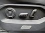 Volkswagen Touareg 3.0 TSi eHybrid 4MOTION R / SOH 86% / Elektrisch wegklapbare trekhaak / Elektrische achterklep / Glazen schuif- en kanteldak / Rondomzicht camera / Stuur- & Stoelverwarming / Trekgewicht 3500 kg / Head Up Display / Adaptief cruise control /