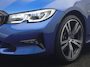BMW 3-Serie 320e Advantage PHEV 204pk Dealer O.H | SOH 87,2% | Head Up | Adaptive Cruise | Camera | Adaptief Onderstel | Laser LED | Lederen Sportstoelen Memory & Verwarmd | Apple Carplay | Blis | Virtual | Navigatie | DAB | 19"L.M |