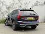 Volvo XC60 2.0 T6 Plug-in hybrid AWD Plus Dark | Schuif/kanteldak | Trekhaak | 360 Camera | Harman Kardon Premium Audio | Head-Up Display | Getint Glas | Stoel + Stuurverwarming |