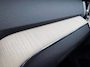 Volvo XC60 2.0 T6 Plug-in hybrid AWD Plus Dark | Schuif/kanteldak | Trekhaak | 360 Camera | Harman Kardon Premium Audio | Head-Up Display | Getint Glas | Stoel + Stuurverwarming |