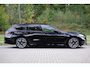 BMW 5-Serie Touring 530e xDrive M-sport | Bowers Wilkins | Drive ass Pro | HUD | 360 | 20" | Elektr. Trekhaak | Keyless | Iconic Glow | Alarm Kl.3 | Etc.